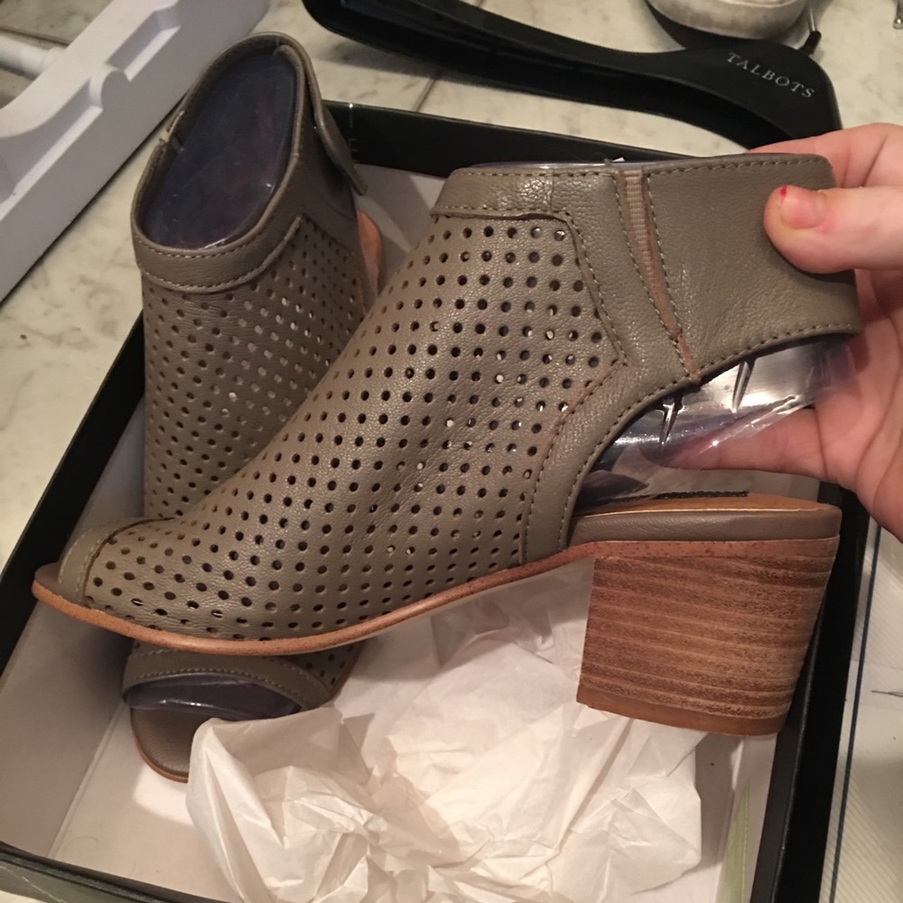 New in box Steve Madden
